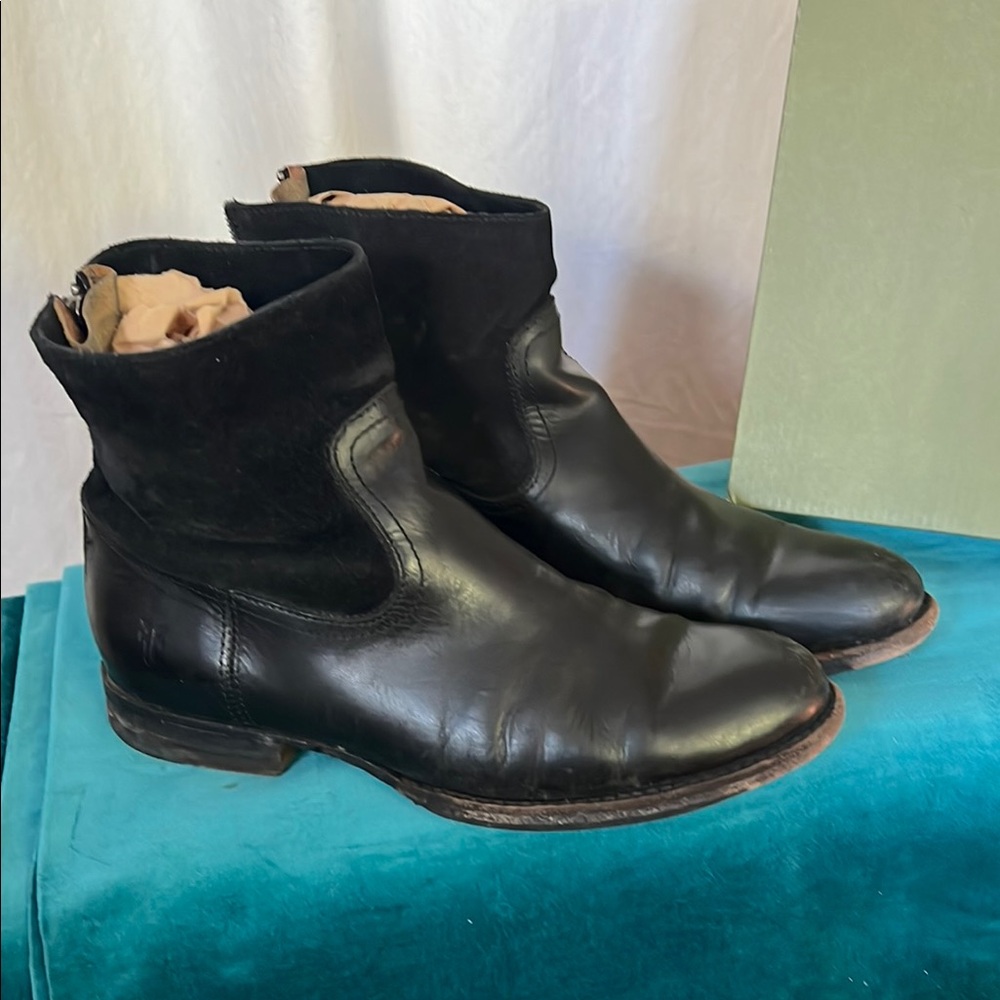 Frye Jamie suede and leather black ankle boots
